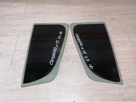 Sandero №15 форточка правая 18