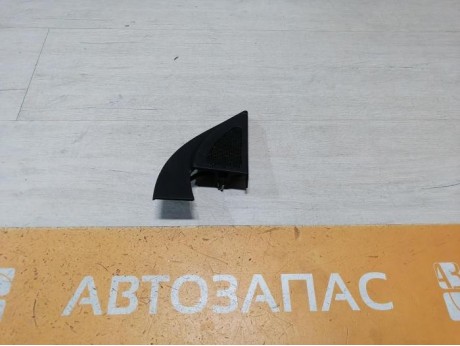 Rio 3 №10 заглушка зеркала правая с пищалкой