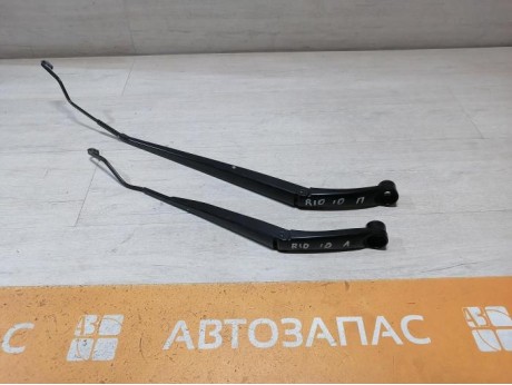 Rio 3 №10 поводок дворника левый