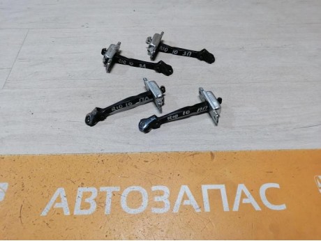 Rio 3 №10 ограничитель двери задний