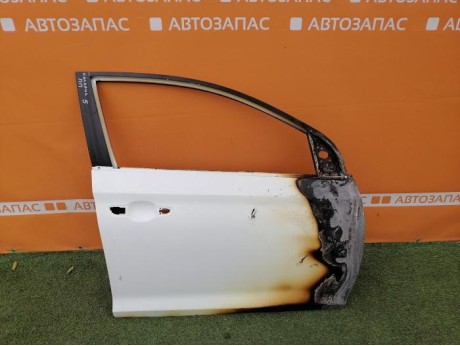 Solaris №5 дверь передняя правая деф