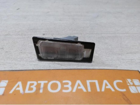 Solaris №5 плафон подсветки номера правый