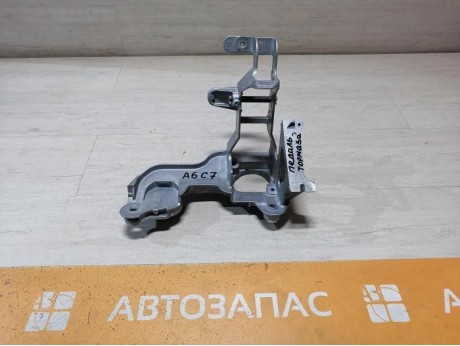 Audi A6 C7 кронштейн педалей