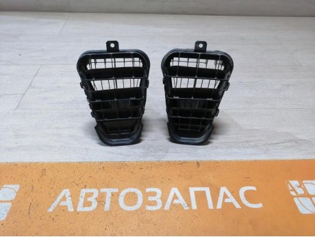 Audi A6 C7 решетка вентиляции багажника клапан