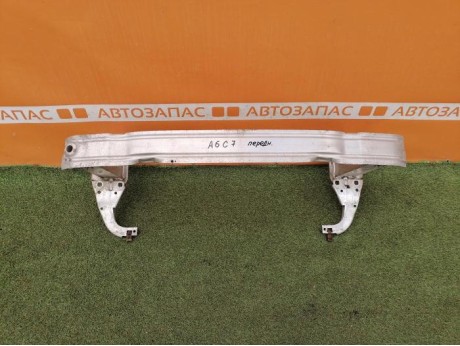 Audi A6 C7 усилитель переднего бампера