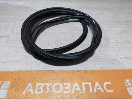 Audi A6 C7 уплотнитель дверного проема передний правый