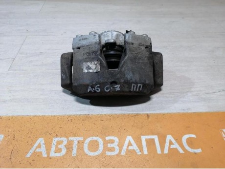 Audi A6 C7 суппорт передний правый без направляющих