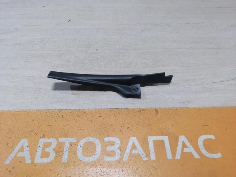 Sandero №17 уголок жабо левый