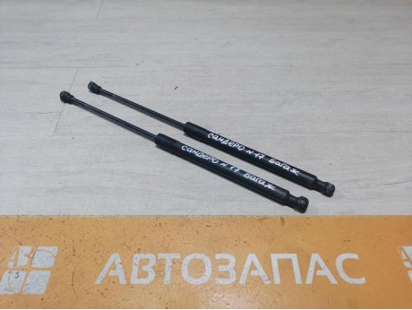 Sandero №17 амортизатор крышки багажника