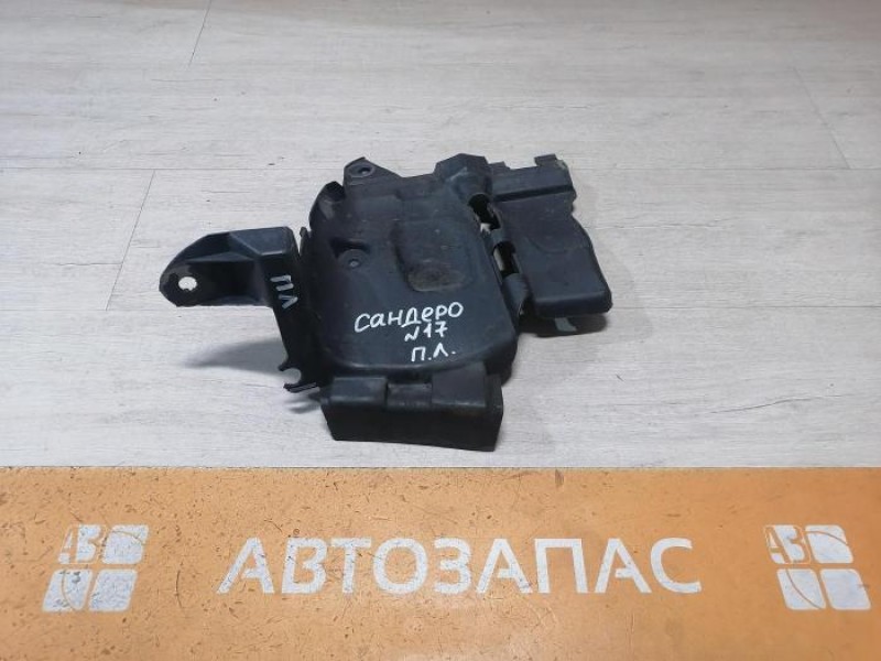 Sandero №17 пыльник двигателя левый