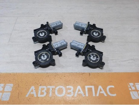 Sandero №17 моторчик стеклоподъемника левый