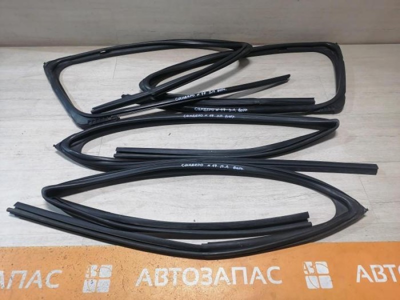 Sandero №17 бархотка наружная задняя левая