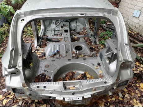 Sandero №17 панель задняя ниша под запаску деф