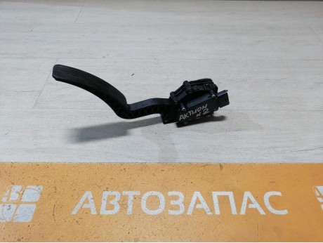 Actyon №2 педаль газа