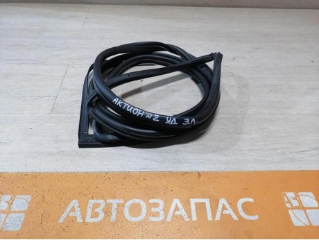 Actyon №2 уплотнитель двери задний левый