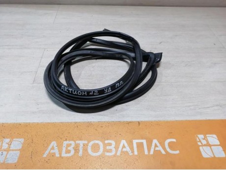 Actyon №2 уплотнитель двери передний правый деф