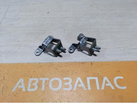 Actyon №2 петля багажника