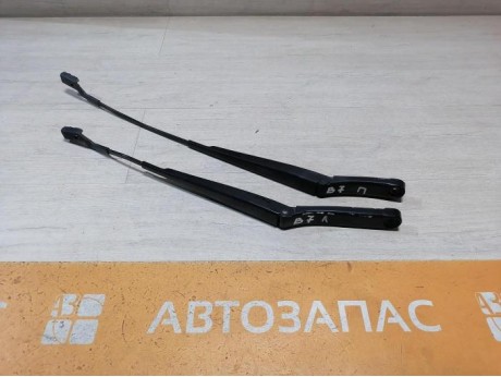 Passat B7 поводок дворника левый правый к-кт