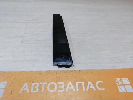 Passat B7 накладка стойки двери задняя правая