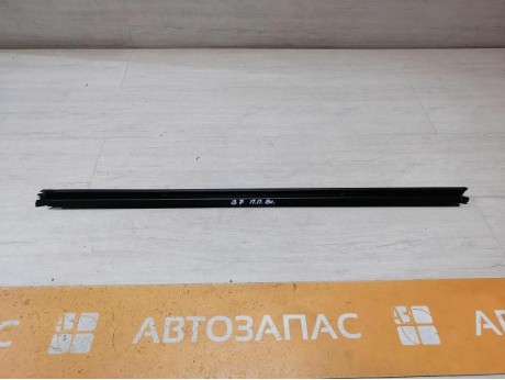 Passat B7 бархотка внутренняя передняя правая