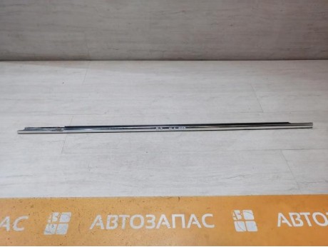 Passat B7 бархотка наружная передняя левая деф