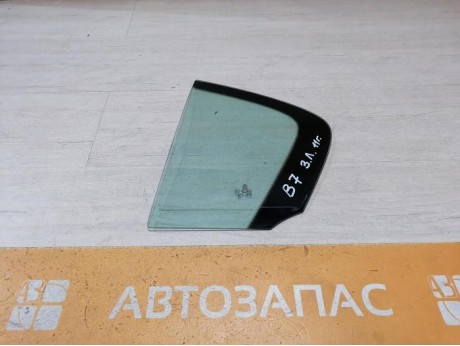 Passat B7 форточка левая 11