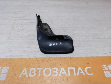 Passat B7 брызговик передний левый