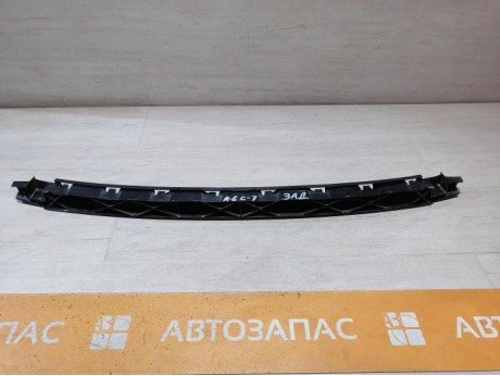 Audi A6 C7 крепление заднего бампера центральное