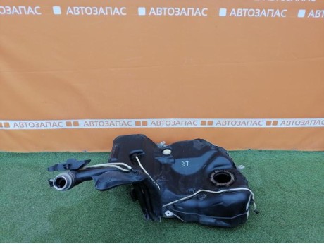 Passat B7 бензобак