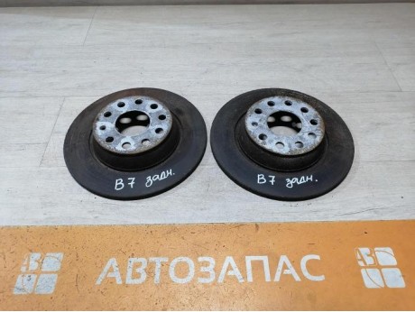 Passat B7 диск тормозной задний к-кт