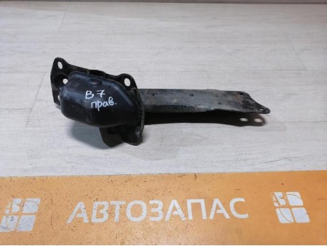 Passat B7 рычаг продольный задний правый