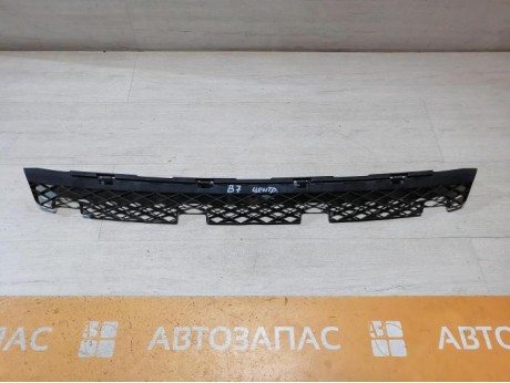 Passat B7 крепление заднего бампера центральное