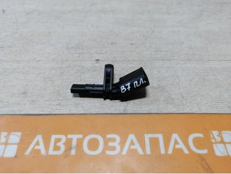 Passat B7 датчик абс передний левый