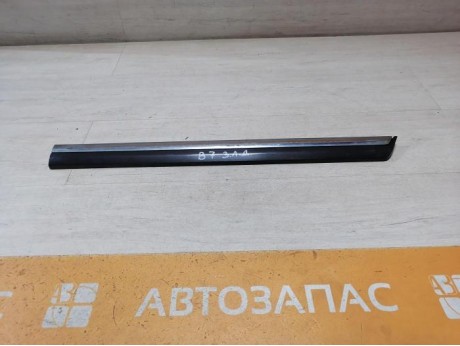 Passat B7 молдинг двери задний левый