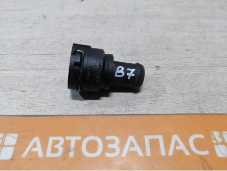 Passat B7 фланец радиатора охлаждения быстросъем 3b0122291b