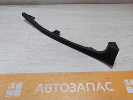 Passat B7 обшивка задней стойки нижняя правая
