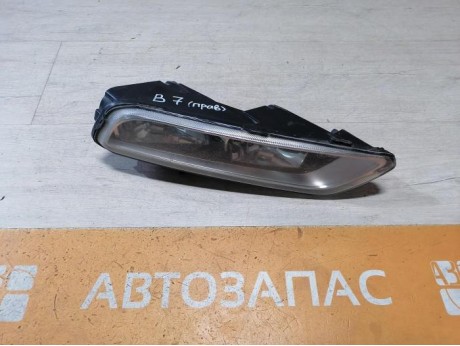 Passat B7 противотуманка правая деф