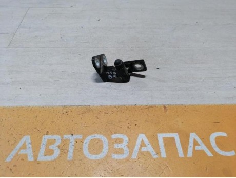 Passat B7 петля двери передняя левая верхняя