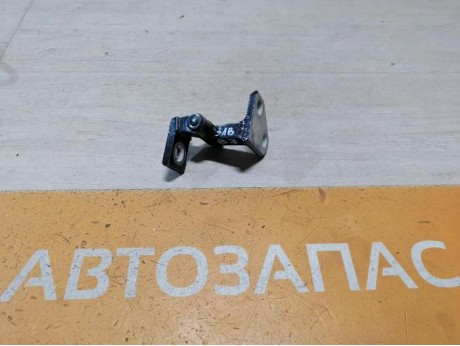 Passat B7 петля двери задняя левая верхняя