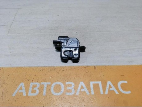 Fluence №4 замок багажника