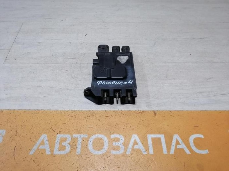 Fluence №4 блок предохранителей плюсовой клеммы аккумулятора