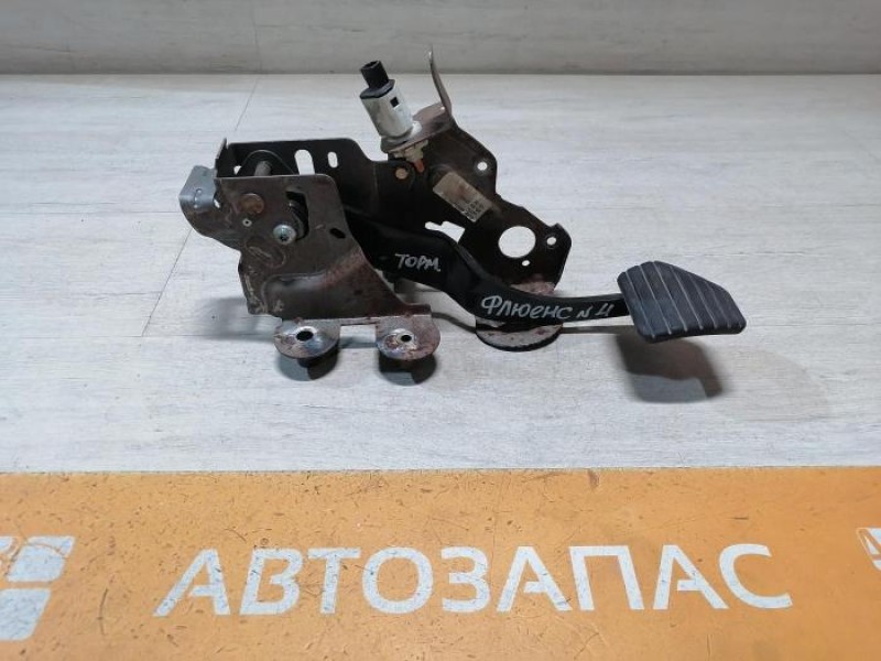 Fluence №4 педаль тормоза акпп