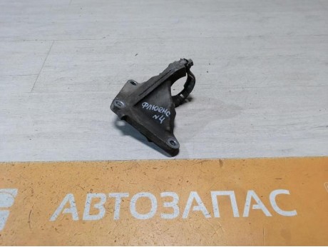 Fluence №4 кронштейн подвесного подшипника