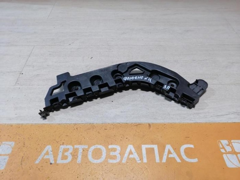 Fluence №4 крепление заднего бампера на крыло правое