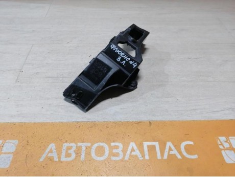 Fluence №4 крепление заднего бампера под фонарь левое