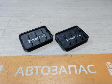 Fluence №4 решетка вентиляции багажника клапан