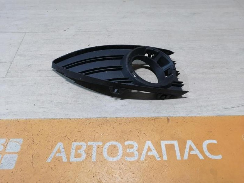 Fluence №4 накладка противотуманки правая