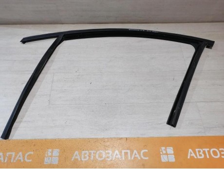 Fluence №4 бархотка верхняя передняя левая уплотнитель стекла
