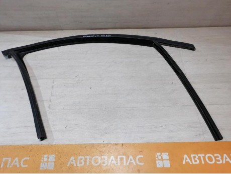 Fluence №4 бархотка верхняя передняя правая уплотнитель стекла