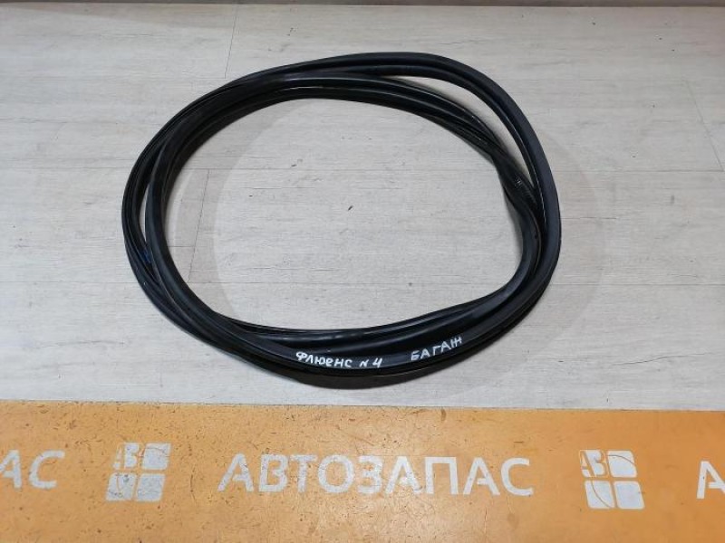 Fluence №4 уплотнитель багажника